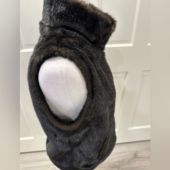Cejon faux mink sleeveless vest in size Small - Picture 4 of 13
